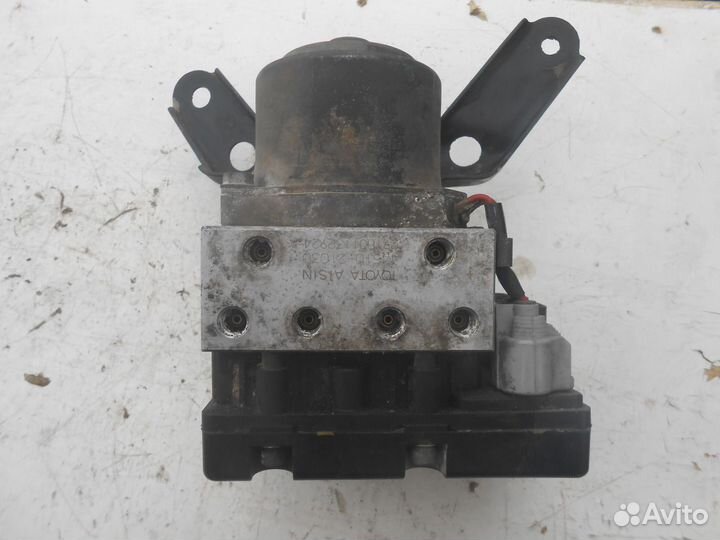 Блок ABS (насос) для Toyota Caldina 2000-2002