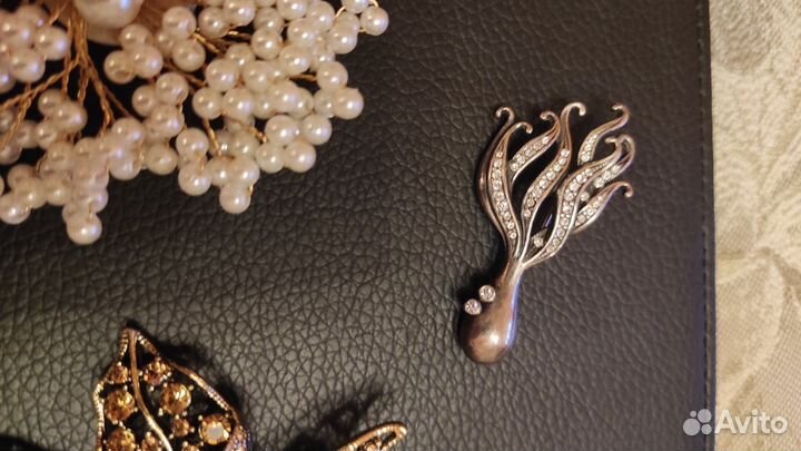 Женская брошь новая