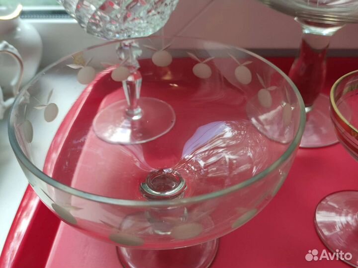 Вазы на ножке, конфетницы, фруктовницы