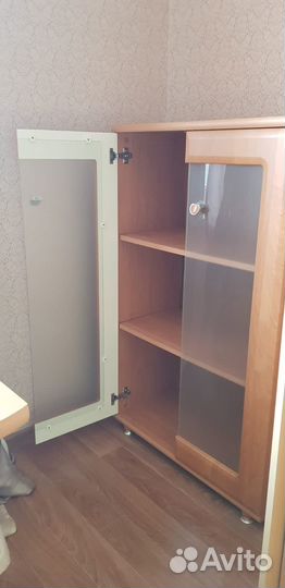 Письменный стол и стеллаж