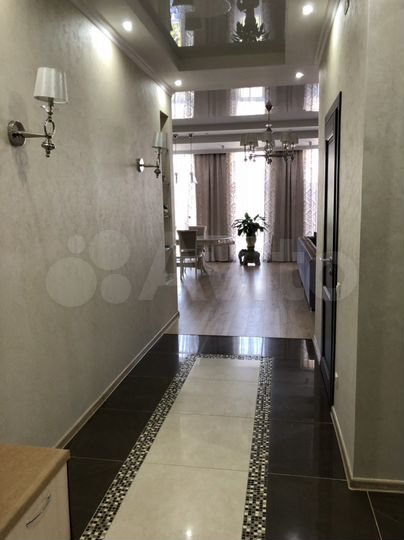 4-к. квартира, 153,3 м², 3/7 эт.