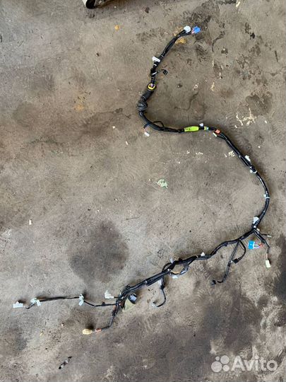 Проводка двери багажника верхней Toyota Land