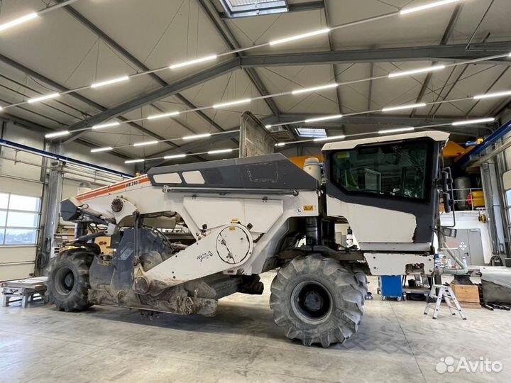 Рециклер/стабилизатор Wirtgen WR 240, 2015