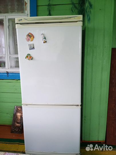 Холодильник бу позис