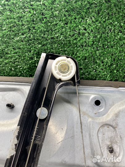 Стеклоподъемник задний левый Volkswagen Bora