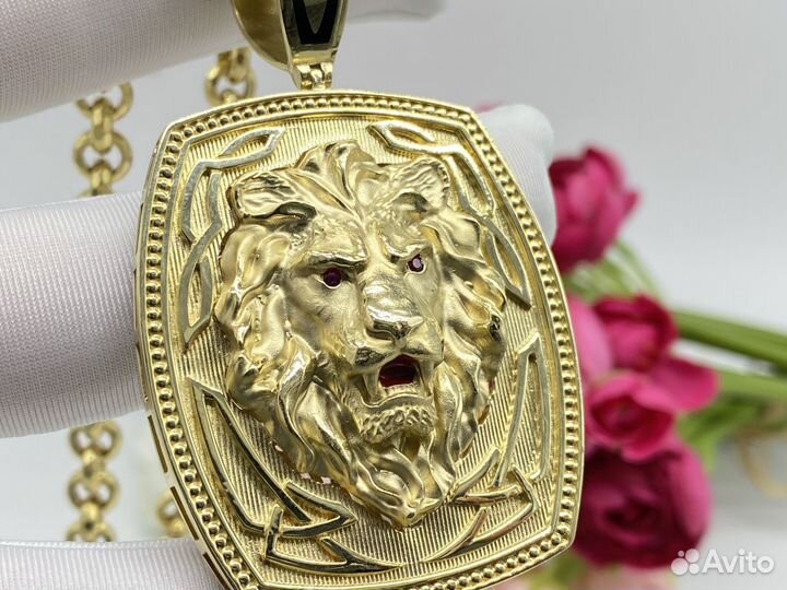 Золотой кулон Лев