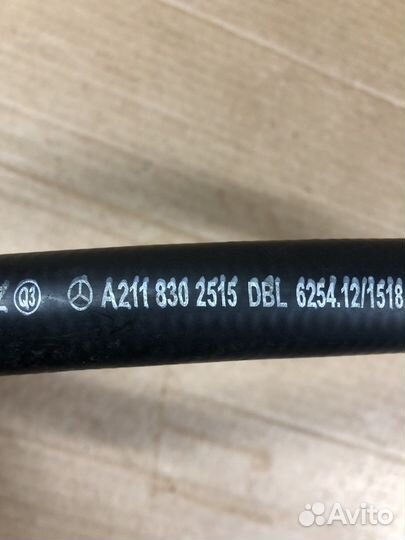 Патрубок ож W211 E211 CLS W219 C219 Mercedes