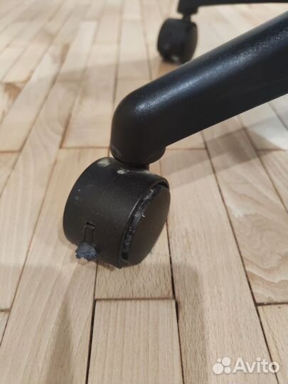 Стул на колесиках детский