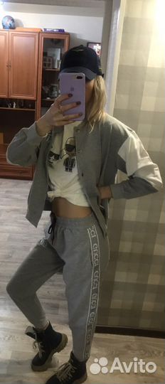 Спортивный костюм женский