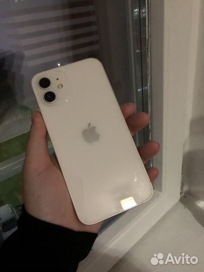 iPhone 12, 64 ГБ