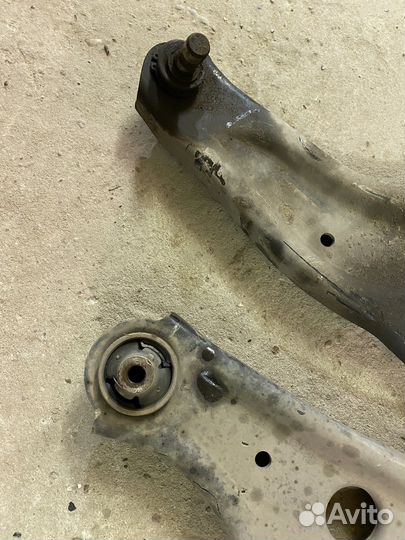 Оригинальные рычаги Nissan Qashqai J11