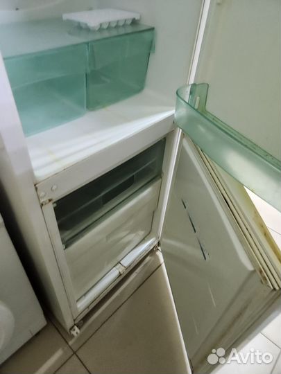 Холодильник двухкамерный