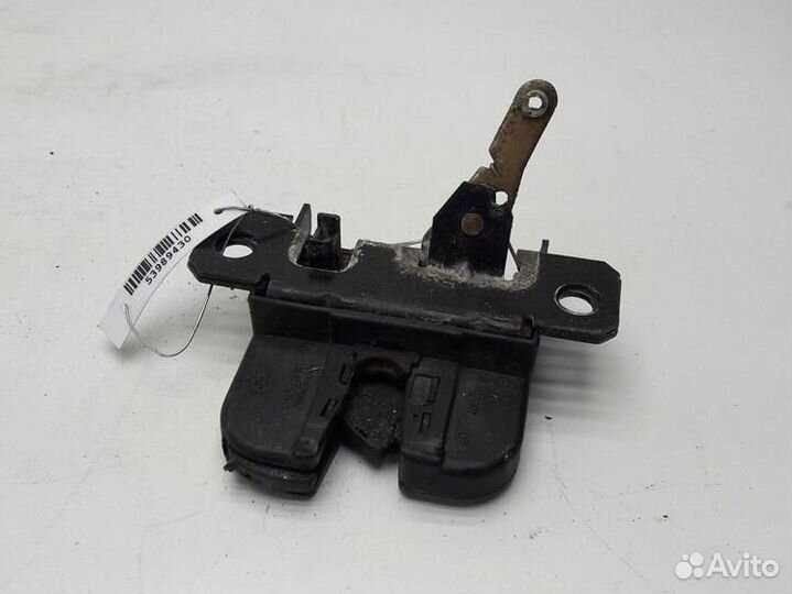Замок багажника Volkswagen Golf 4