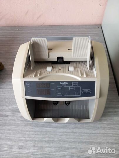 Счетчик банкнот laurel J700
