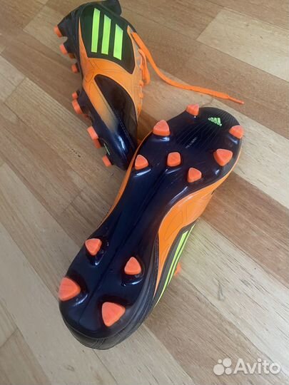 Футбольные бутсы