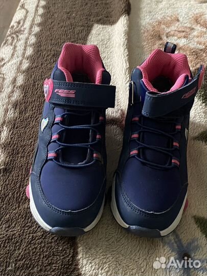 Кроссовки детские