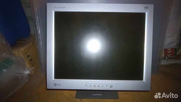 Монитор LG Flatron 15