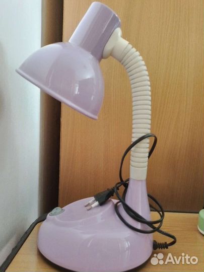 Настольная лампа