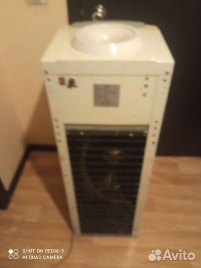 Кулер для воды напольный