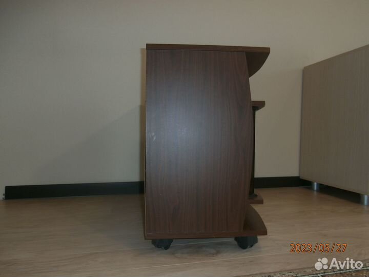 Тумба на калесиках