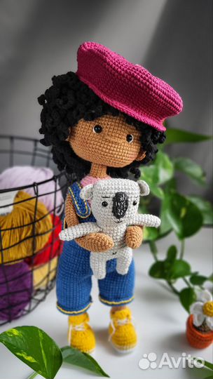 Вязаная куколка Моника ручная работа