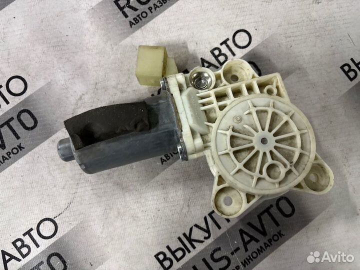 Моторчик стеклоподъемника передний левый Mercedes