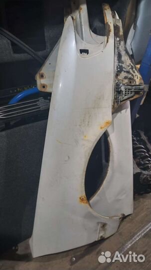 Крыло переднее правое Audi 100c4