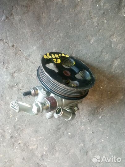 Тойота Авенсис - насос гура двигатель 2,0 л