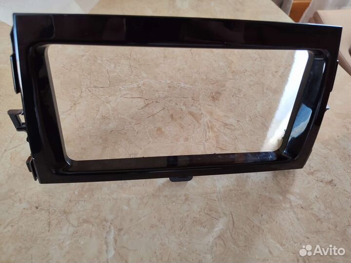 Магнитола и комплект динамиков