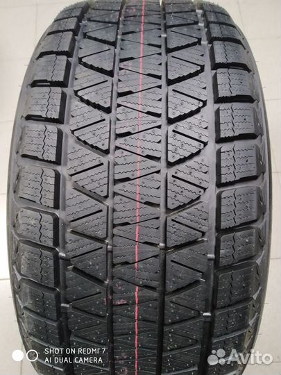 Bridgestone Blizzak DM-V3 275/40 R21