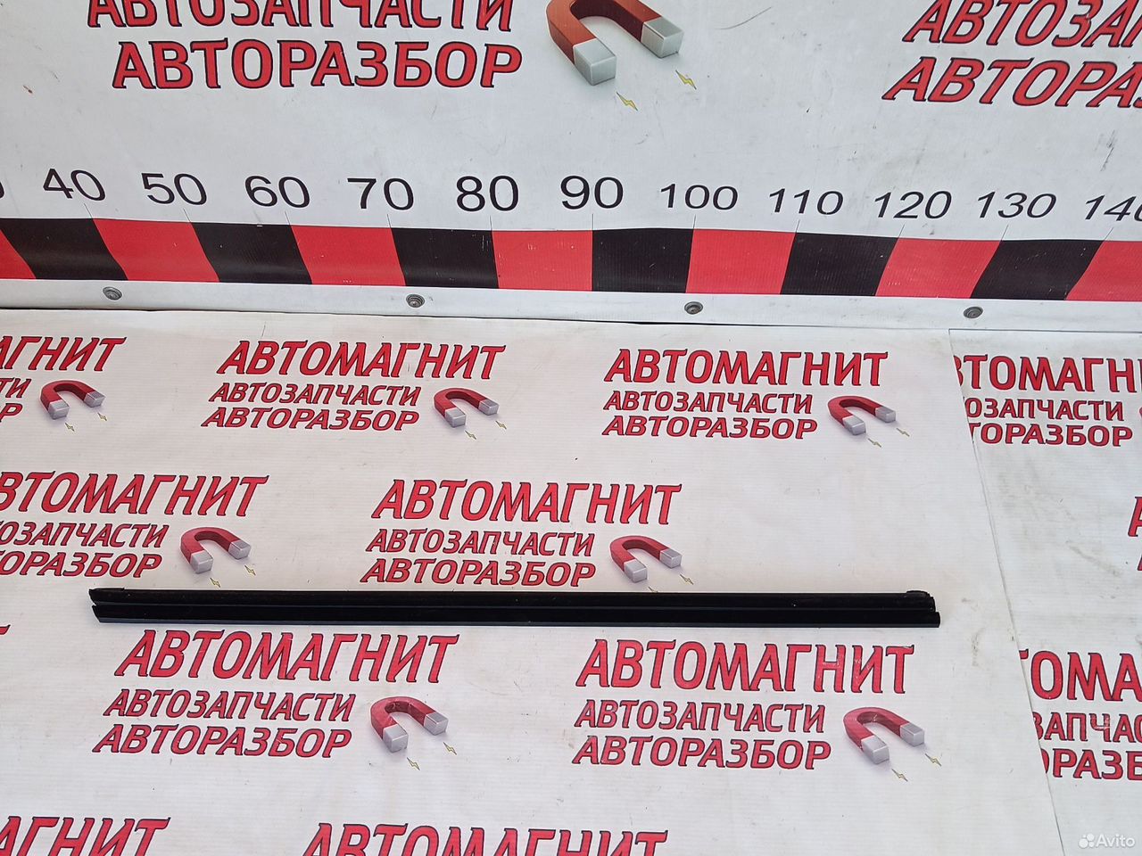 Уплотнитель стекла передний Хендай Туксон 4 NX