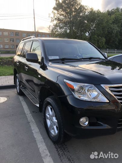 Lexus LX, 2010