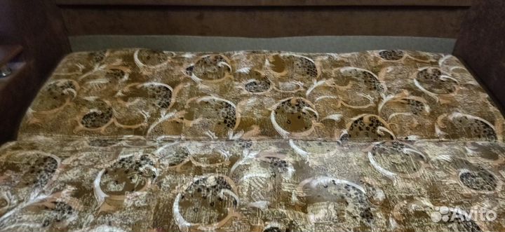 Отдам бесплатно мебель диван