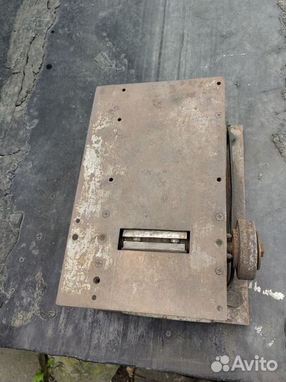 Станок наждачный