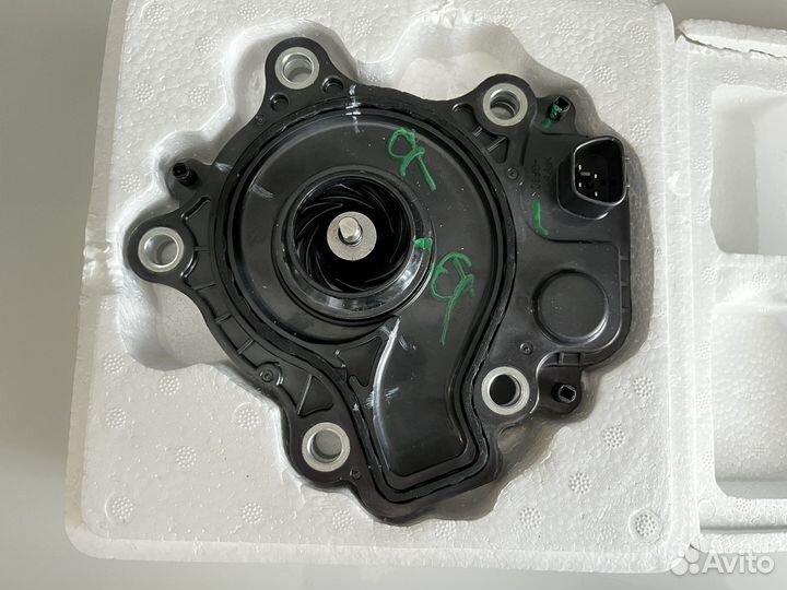 Помпа охлаждения для toyota prius