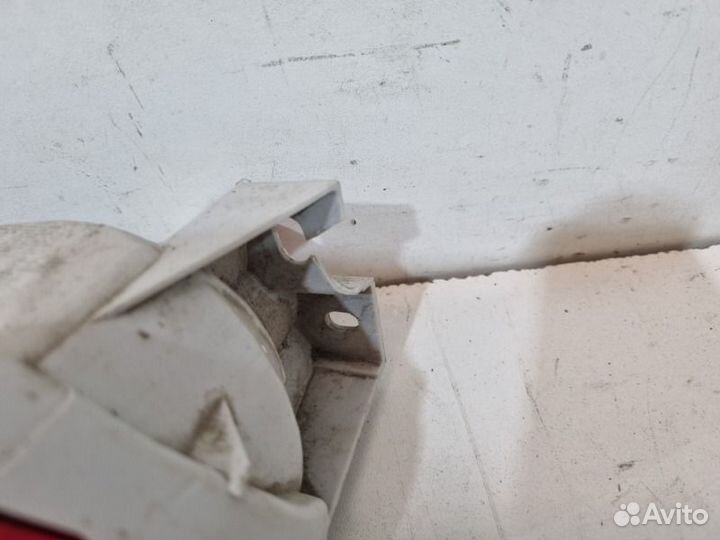 Фонарь противотуманный задний правый Toyota Land