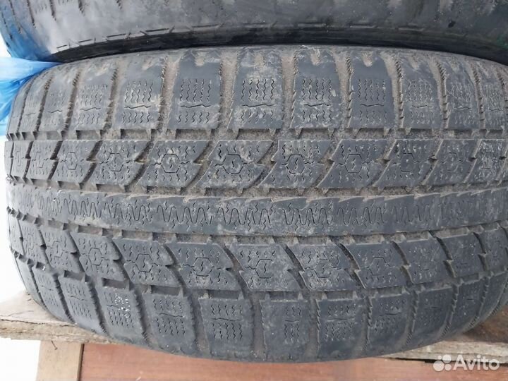 Toyo Observe GSi-5 215/50 R17