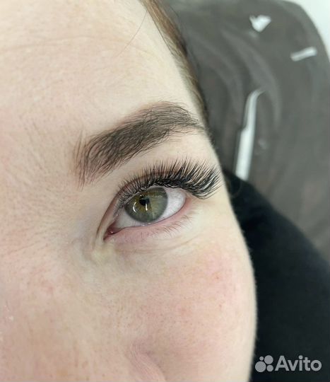 Наращивание и ламинирование ресниц в салоне