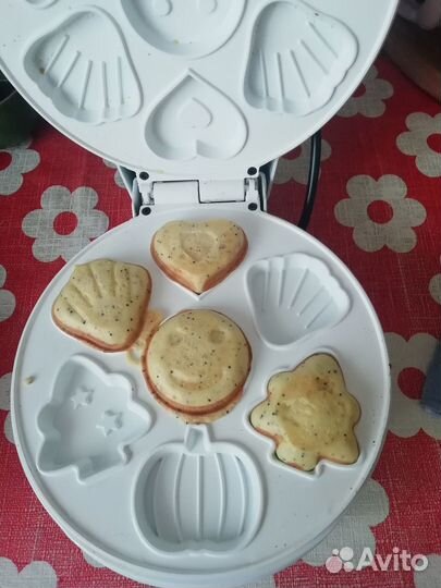 Вафельница aresa W604