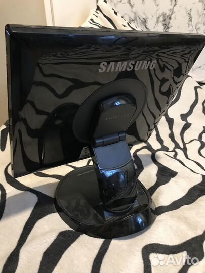 Монитор samsung syncmaster 760BF