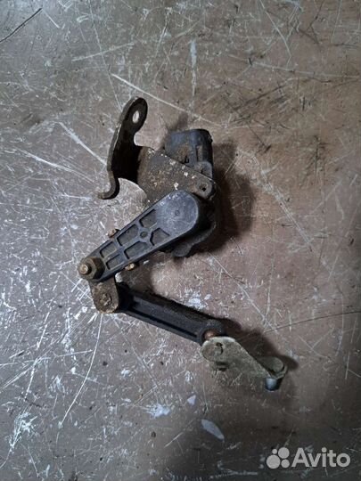 Датчик высоты передний правый BMW F01