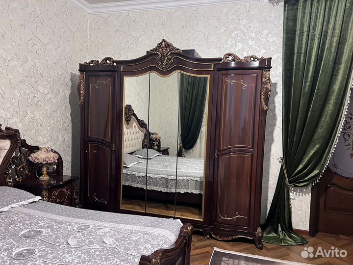 Спальный гарнитур