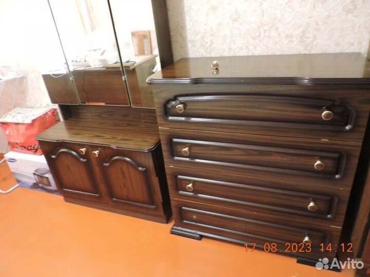 Трельяж б/у Комод продан