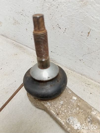 Рычаг задний поперечный правый 33326770970