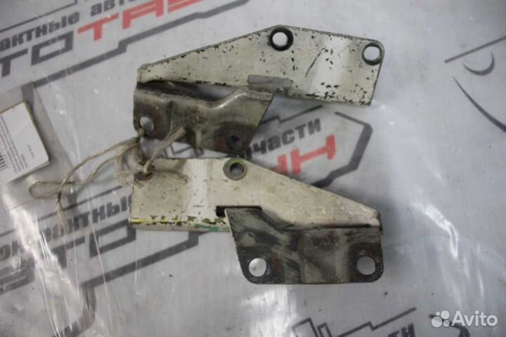 Кронштейн капота nissan pulsar R'nessa sunny B14 E