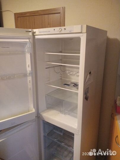 Холодильник Electrolux бу