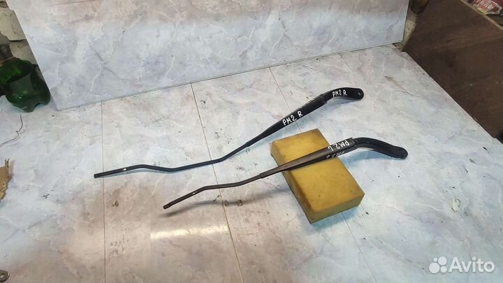 Поводок дворника Renault Megan 2