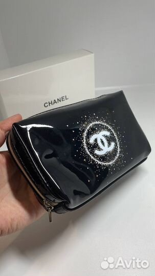 Chanel косметичка черная лаковая