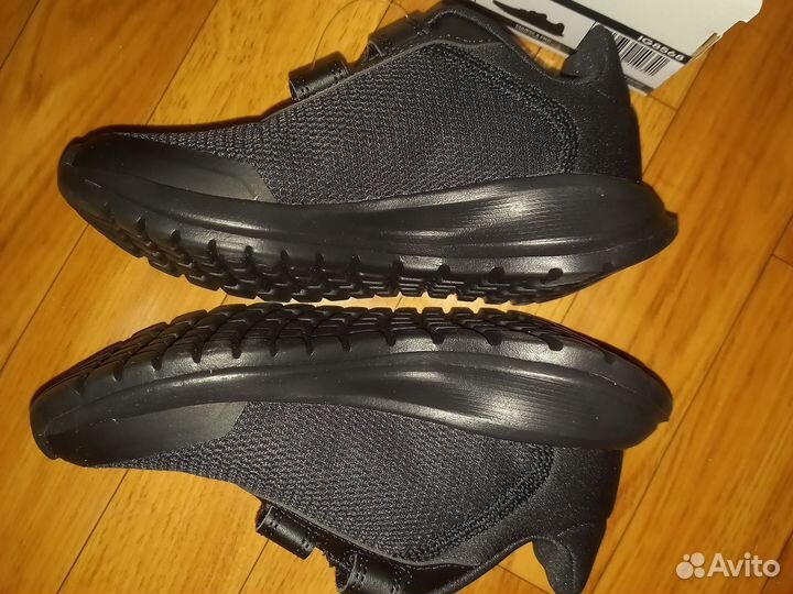 Новые кроссовки Adidas