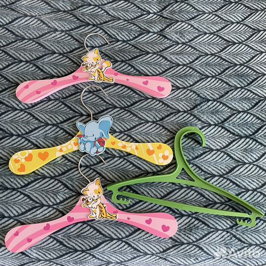 Вешалки детские